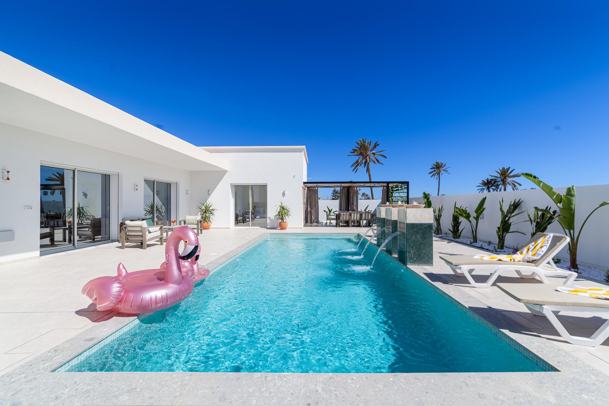 Dar al-Majd villa pool