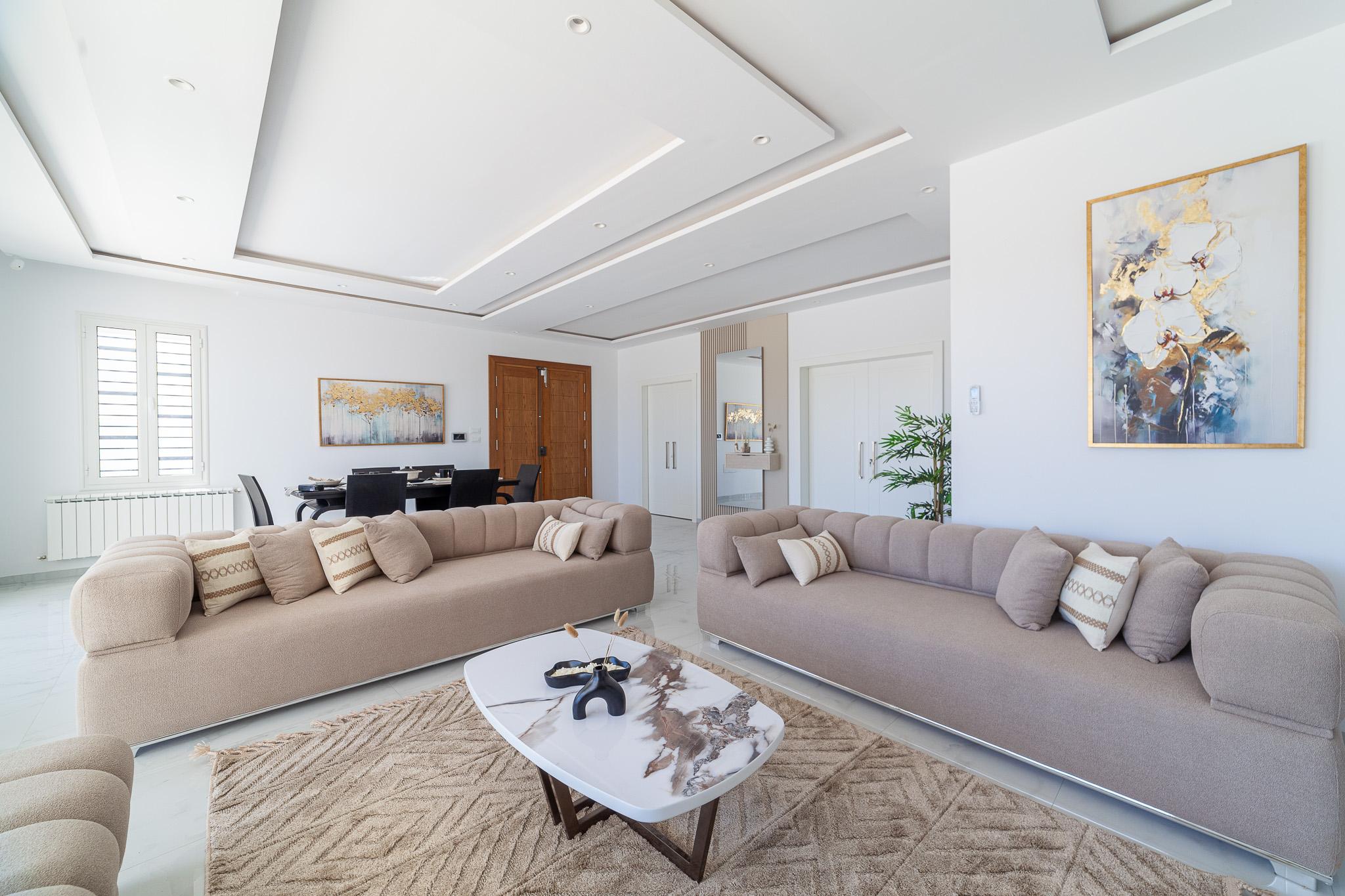 Dar al-Majd - master bedroom