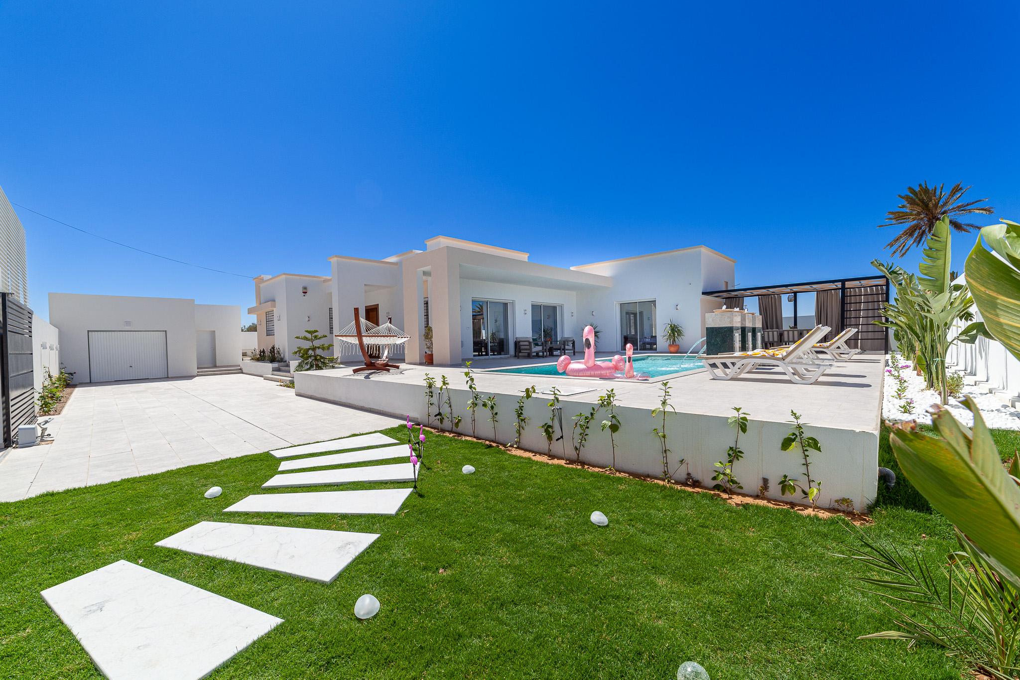 Dar al-Majd master bedroom